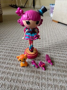 La la loop at talking dancing doll